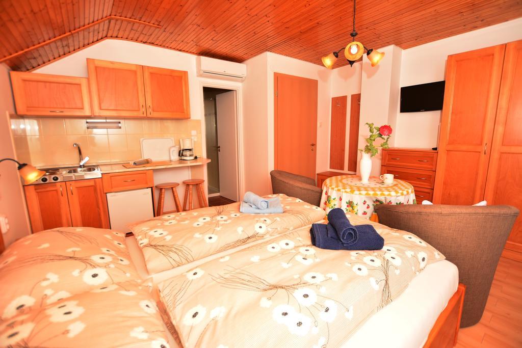 Viragoskert Apartman Hévíz Zimmer foto